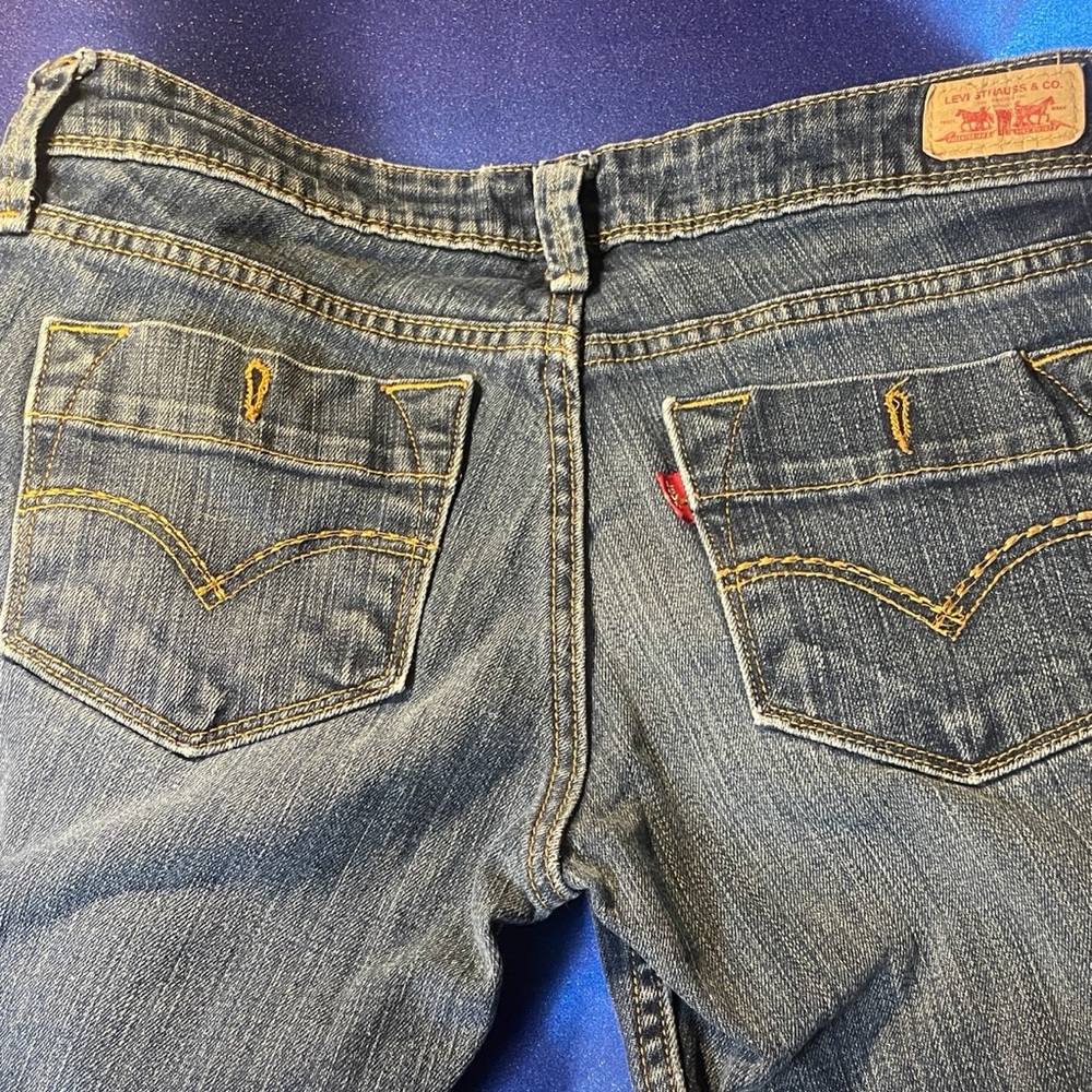 Levi’s Sexy Women’s too super low capri size 5 Classic Denim Jeans Very RARE! 😘